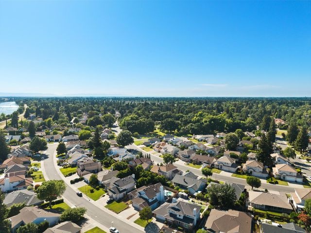 1331 Manzano Way, Sacramento, CA 95831