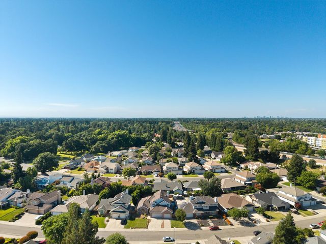 1331 Manzano Way, Sacramento, CA 95831