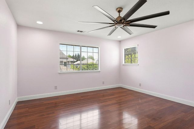 1331 Manzano Way, Sacramento, CA 95831