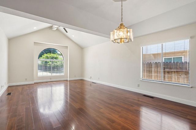 1331 Manzano Way, Sacramento, CA 95831