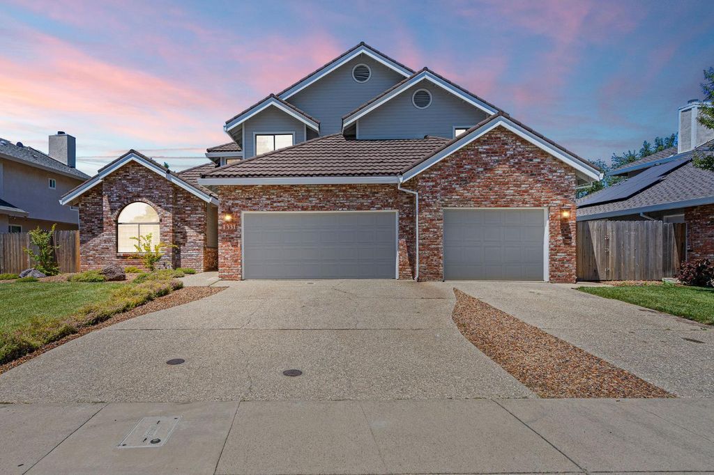 1331 Manzano Way, Sacramento, CA 95831