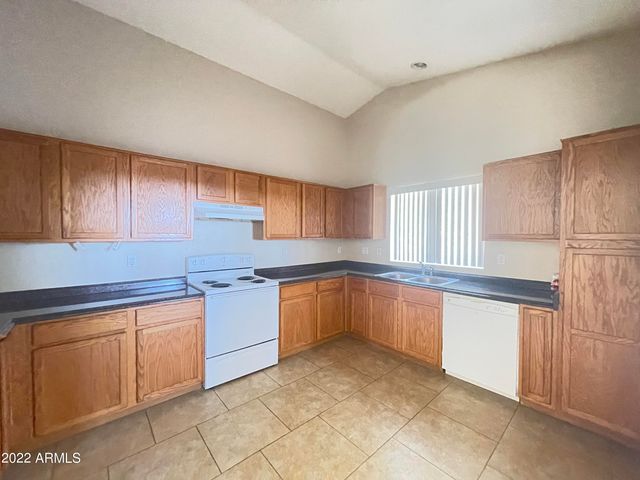 4004 S Summer Court, Gilbert, AZ 85297