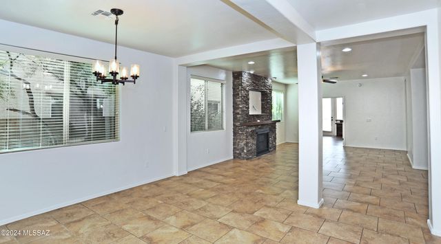 12111 N Golden Mirror Drive, Marana, AZ 85658