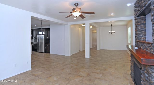 12111 N Golden Mirror Drive, Marana, AZ 85658