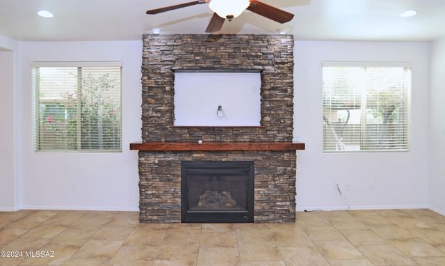 12111 N Golden Mirror Drive, Marana, AZ 85658