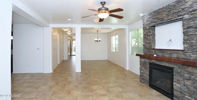 12111 N Golden Mirror Drive, Marana, AZ 85658