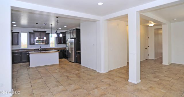 12111 N Golden Mirror Drive, Marana, AZ 85658