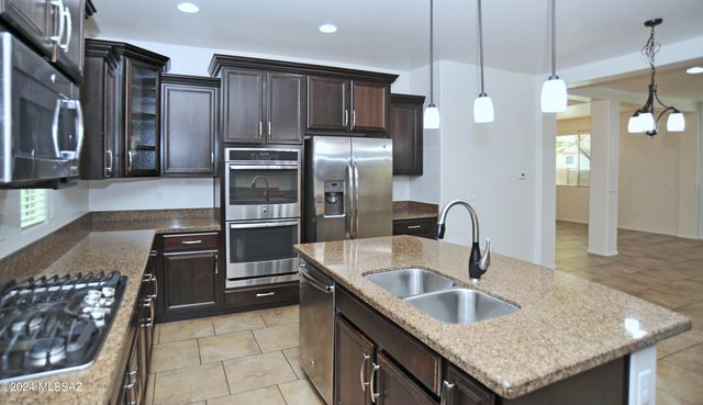 12111 N Golden Mirror Drive, Marana, AZ 85658