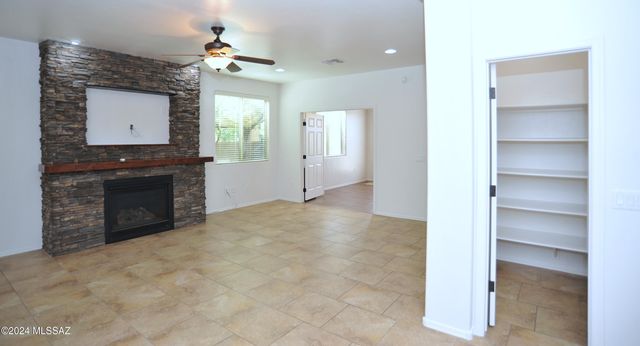 12111 N Golden Mirror Drive, Marana, AZ 85658