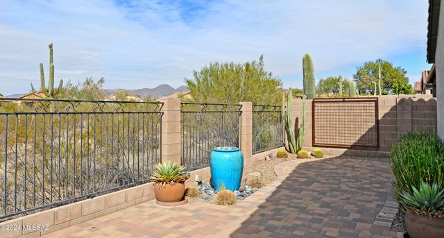 12111 N Golden Mirror Drive, Marana, AZ 85658