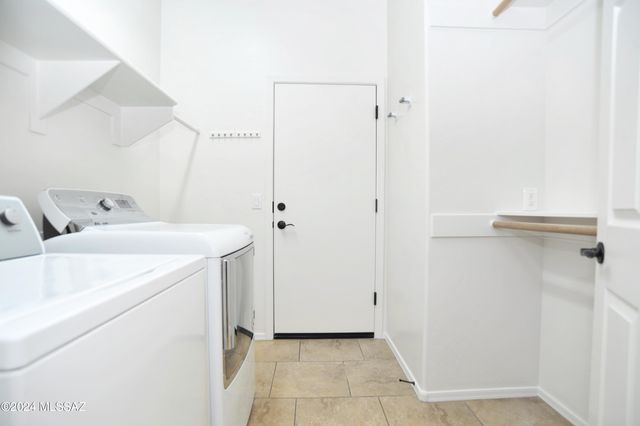 12111 N Golden Mirror Drive, Marana, AZ 85658