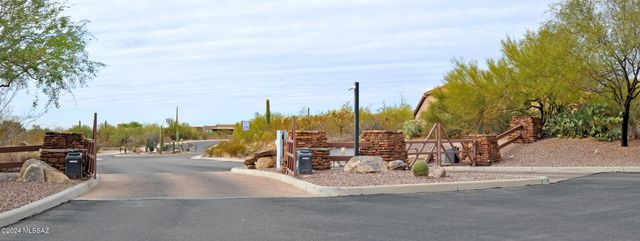 12111 N Golden Mirror Drive, Marana, AZ 85658