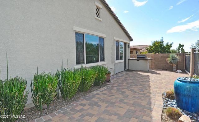 12111 N Golden Mirror Drive, Marana, AZ 85658