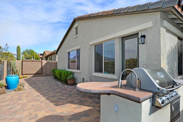 12111 N Golden Mirror Drive, Marana, AZ 85658