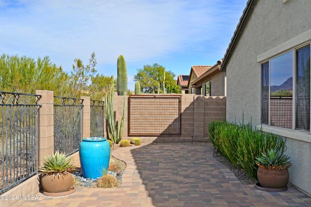 12111 N Golden Mirror Drive, Marana, AZ 85658