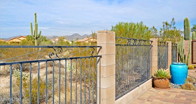12111 N Golden Mirror Drive, Marana, AZ 85658