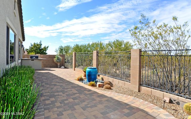 12111 N Golden Mirror Drive, Marana, AZ 85658