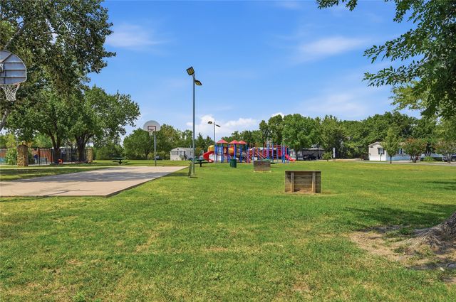 22 1601 E FM 1417, Sherman, TX 75090