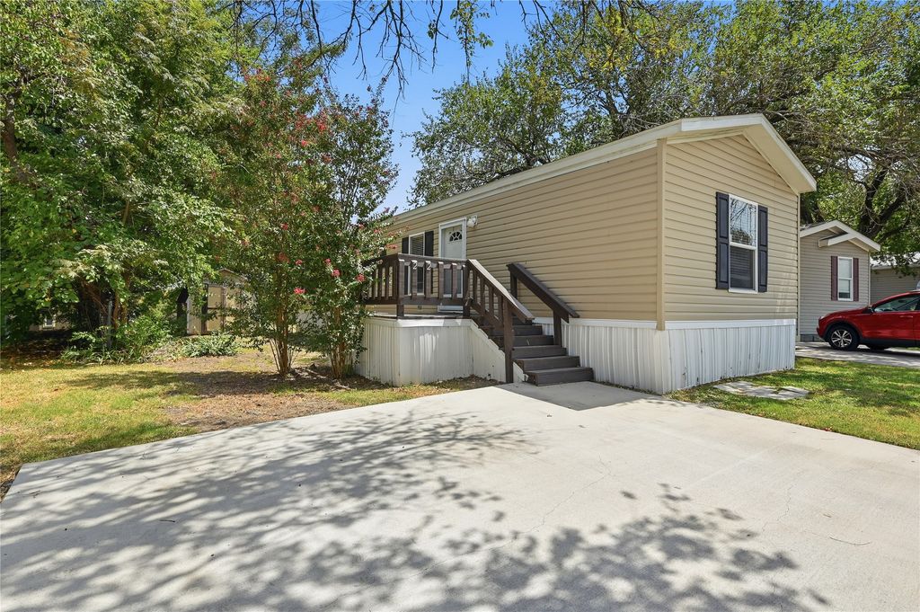 22 1601 E FM 1417, Sherman, TX 75090