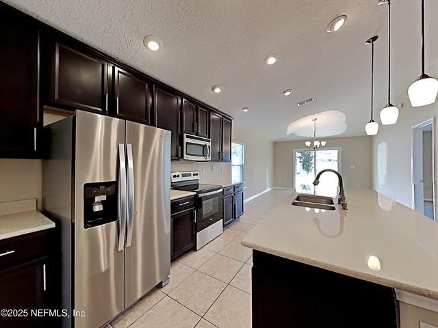 1865 WOODLAND GLEN Road, Middleburg, FL 32068