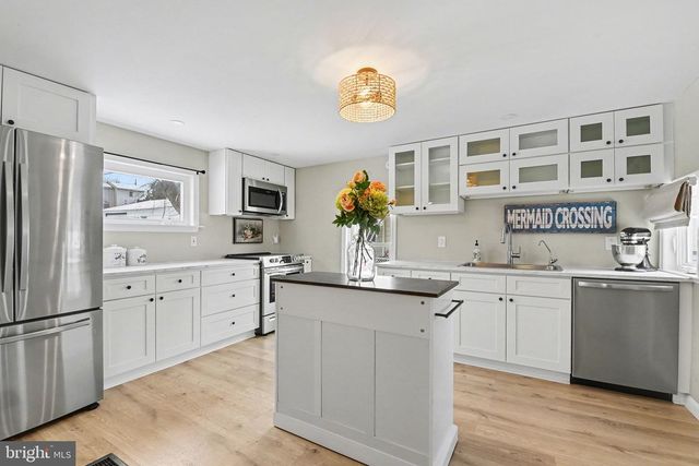 329 CHESTNUT ST, Mount Holly Springs, PA 17065