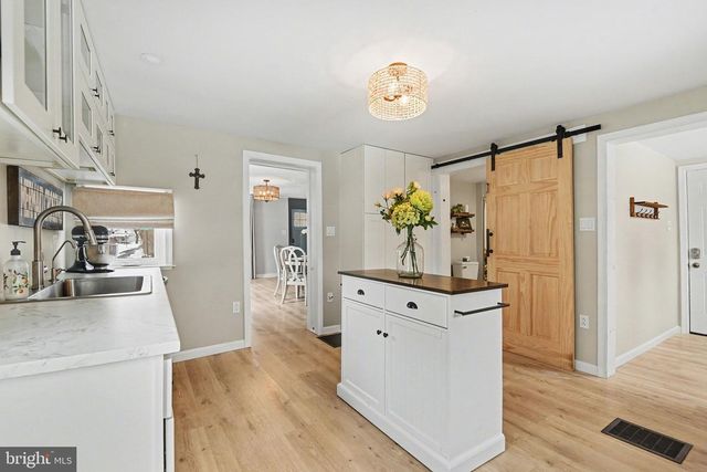 329 CHESTNUT ST, Mount Holly Springs, PA 17065