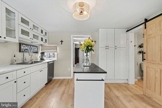 329 CHESTNUT ST, Mount Holly Springs, PA 17065