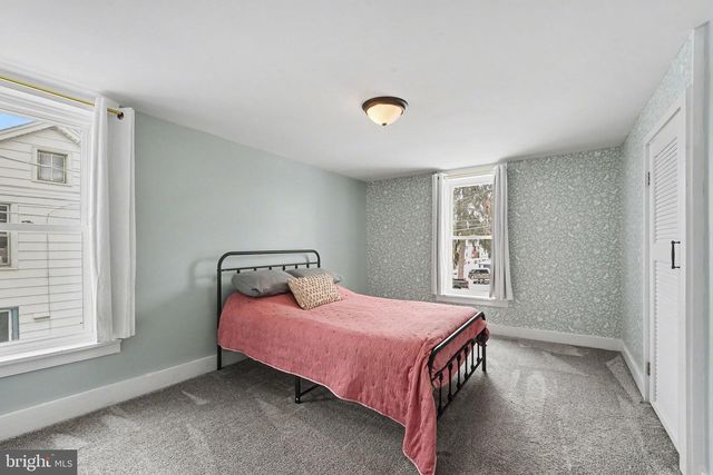 329 CHESTNUT ST, Mount Holly Springs, PA 17065