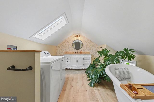 329 CHESTNUT ST, Mount Holly Springs, PA 17065