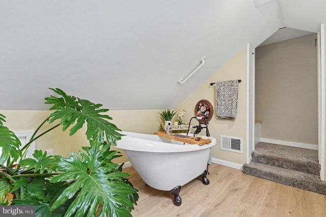 329 CHESTNUT ST, Mount Holly Springs, PA 17065