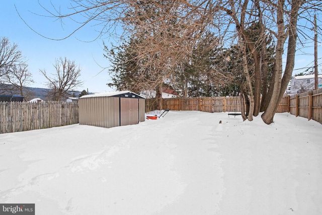 329 CHESTNUT ST, Mount Holly Springs, PA 17065