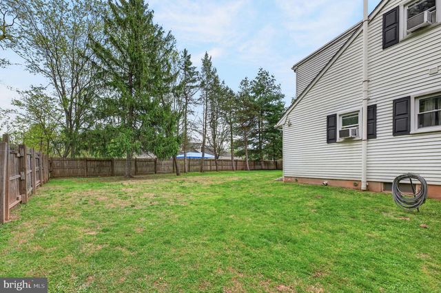 261 UPPER FERRY RD, Ewing Twp, NJ 08560