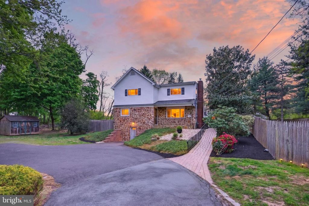 261 UPPER FERRY RD, Ewing Twp, NJ 08560