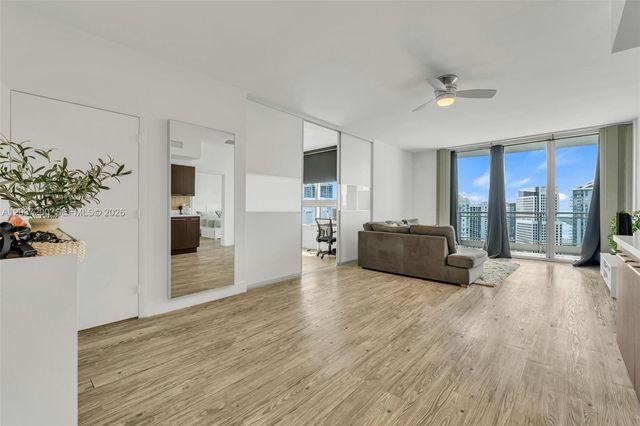 90 SW 3rd Street 4303, Miami, FL 33130