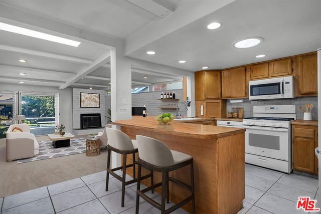 5100 Lindblade Drive, Culver City, CA 90230