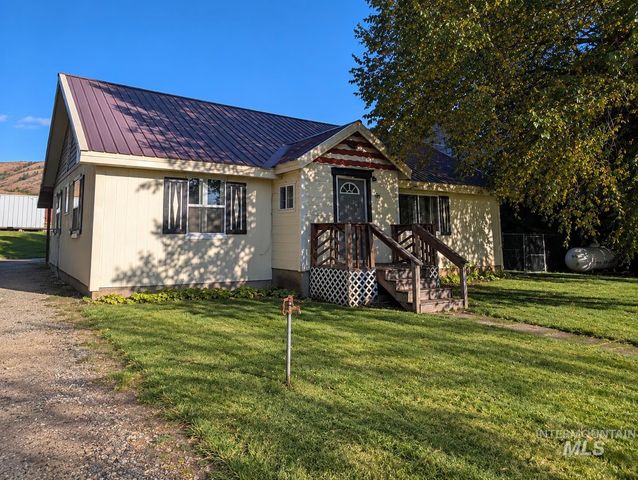 105 N Main St, Council, ID 83612 property photo
