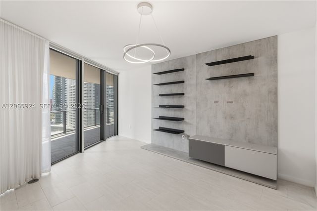 1000 Brickell Plz 1902, Miami, FL 33131