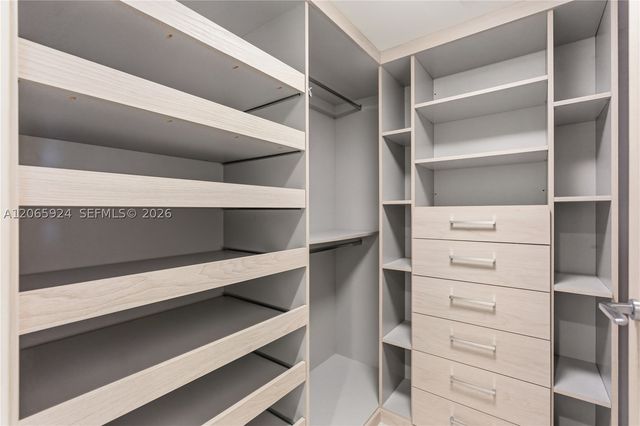 1000 Brickell Plz 1902, Miami, FL 33131