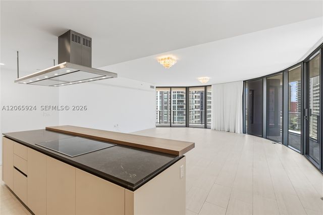 1000 Brickell Plz 1902, Miami, FL 33131