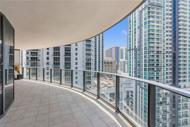 1000 Brickell Plz 1902, Miami, FL 33131