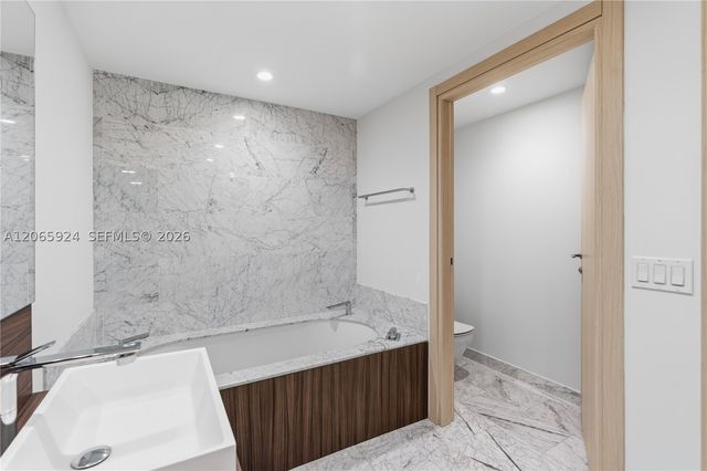 1000 Brickell Plz 1902, Miami, FL 33131