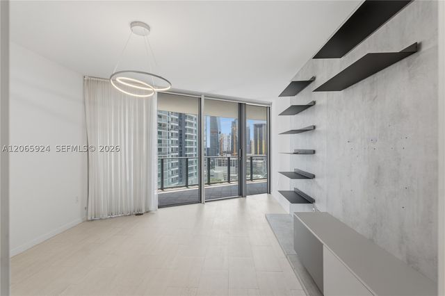 1000 Brickell Plz 1902, Miami, FL 33131