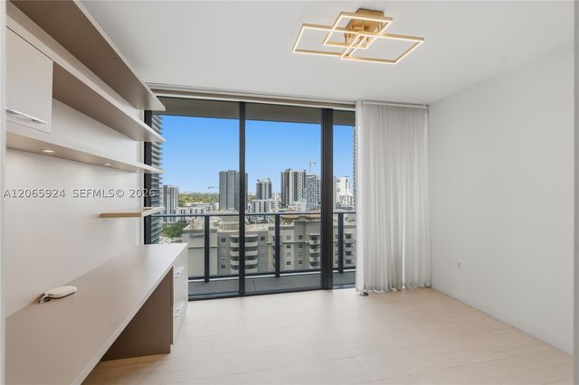 1000 Brickell Plz 1902, Miami, FL 33131