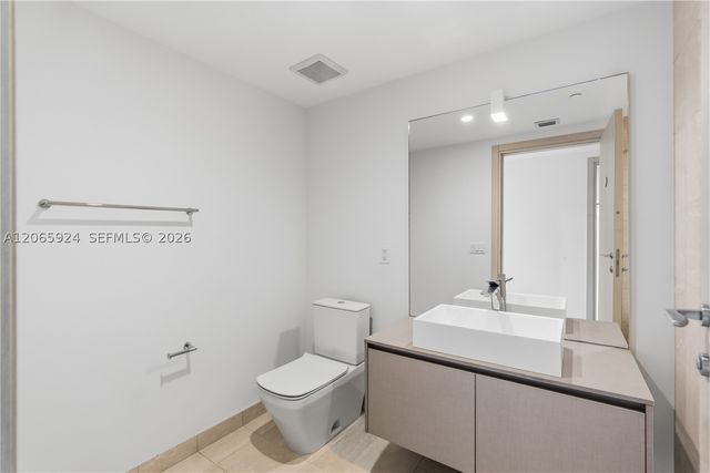 1000 Brickell Plz 1902, Miami, FL 33131