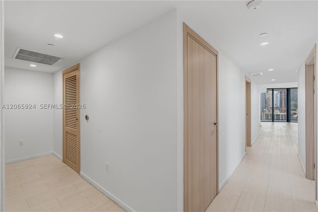1000 Brickell Plz 1902, Miami, FL 33131
