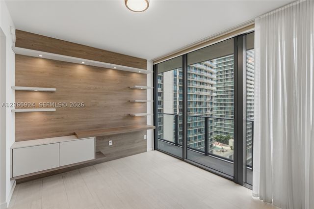 1000 Brickell Plz 1902, Miami, FL 33131