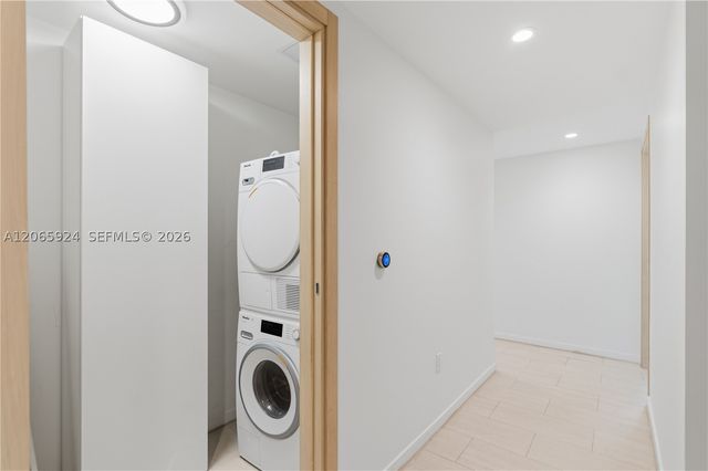 1000 Brickell Plz 1902, Miami, FL 33131