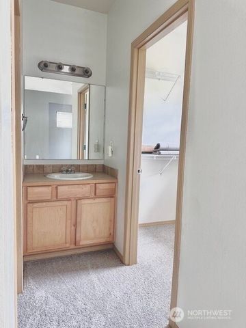 6528 127th Street Ct E, Puyallup, WA 98373