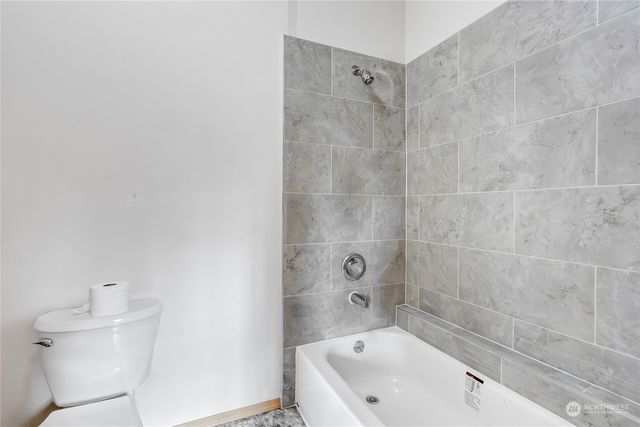 6528 127th Street Ct E, Puyallup, WA 98373