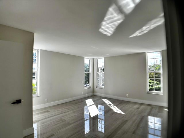 3960 Oaks Clubhouse Dr Drive 401, Pompano Beach, FL 33069